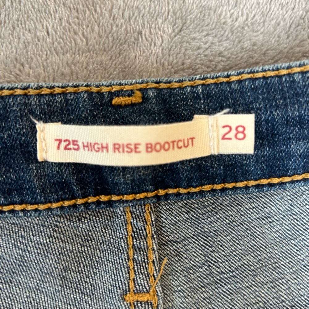 725 High Rise Bootcut Women's High Rise Wide Legs Levis Jeans Color Blue Size 28 - Picture 4 of 16